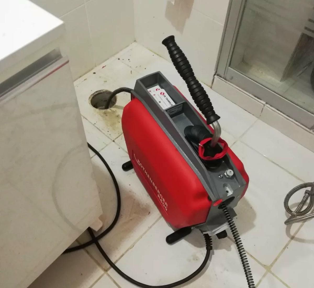 Yer gideri süzgeç açma